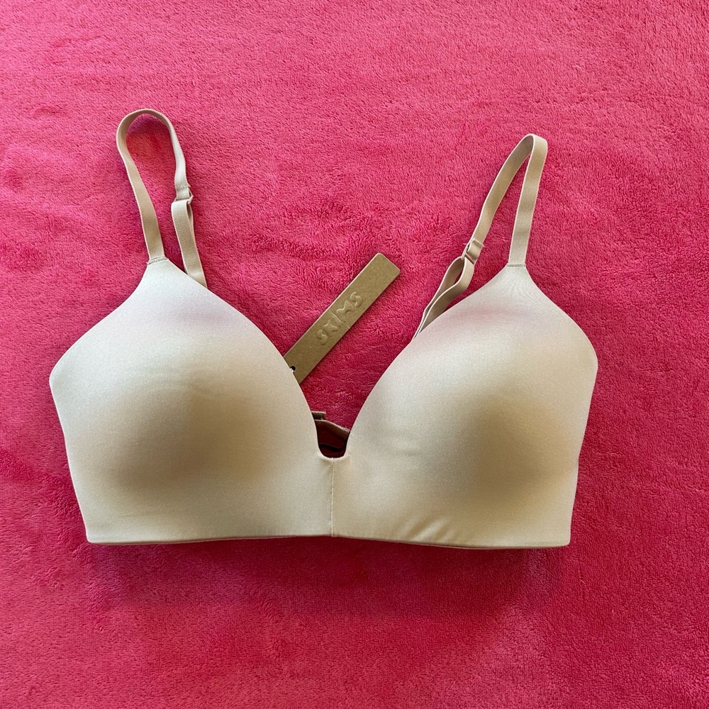 NWT SKIMS Wireless Form T-shirt Bra